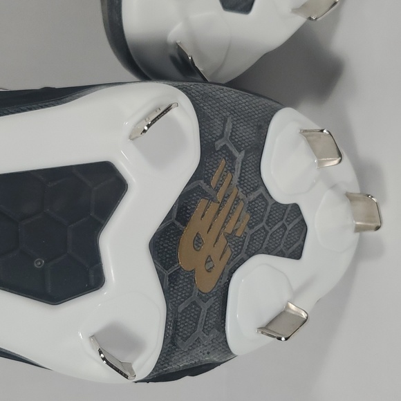 New Balance Cleats - Picture 6 of 8